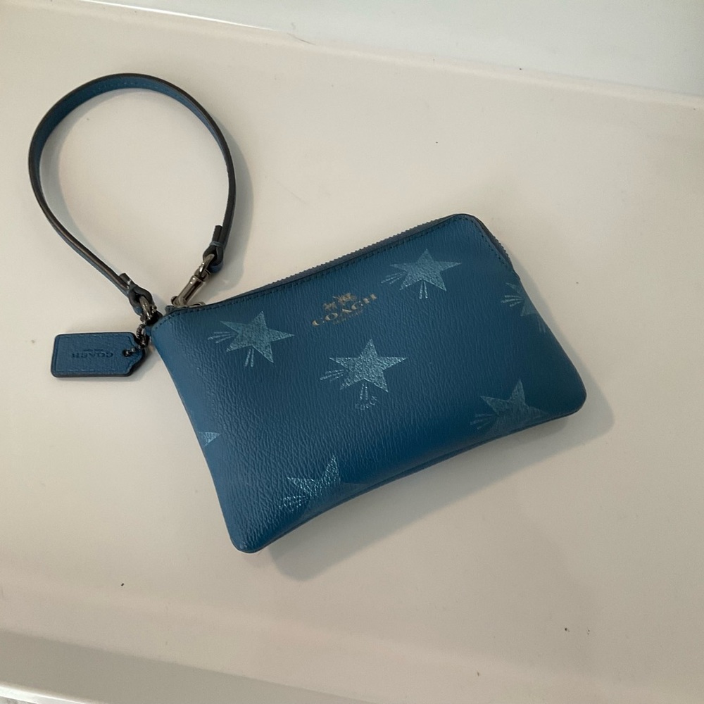 COACH Limited Edition. Wristlet Star Canyon Slate Blue w/Light Blue Star Pattern
